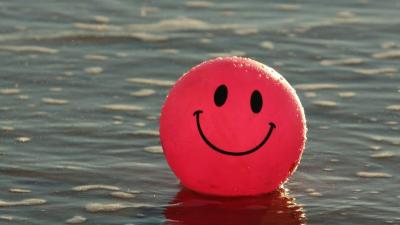 foto van bal in het water